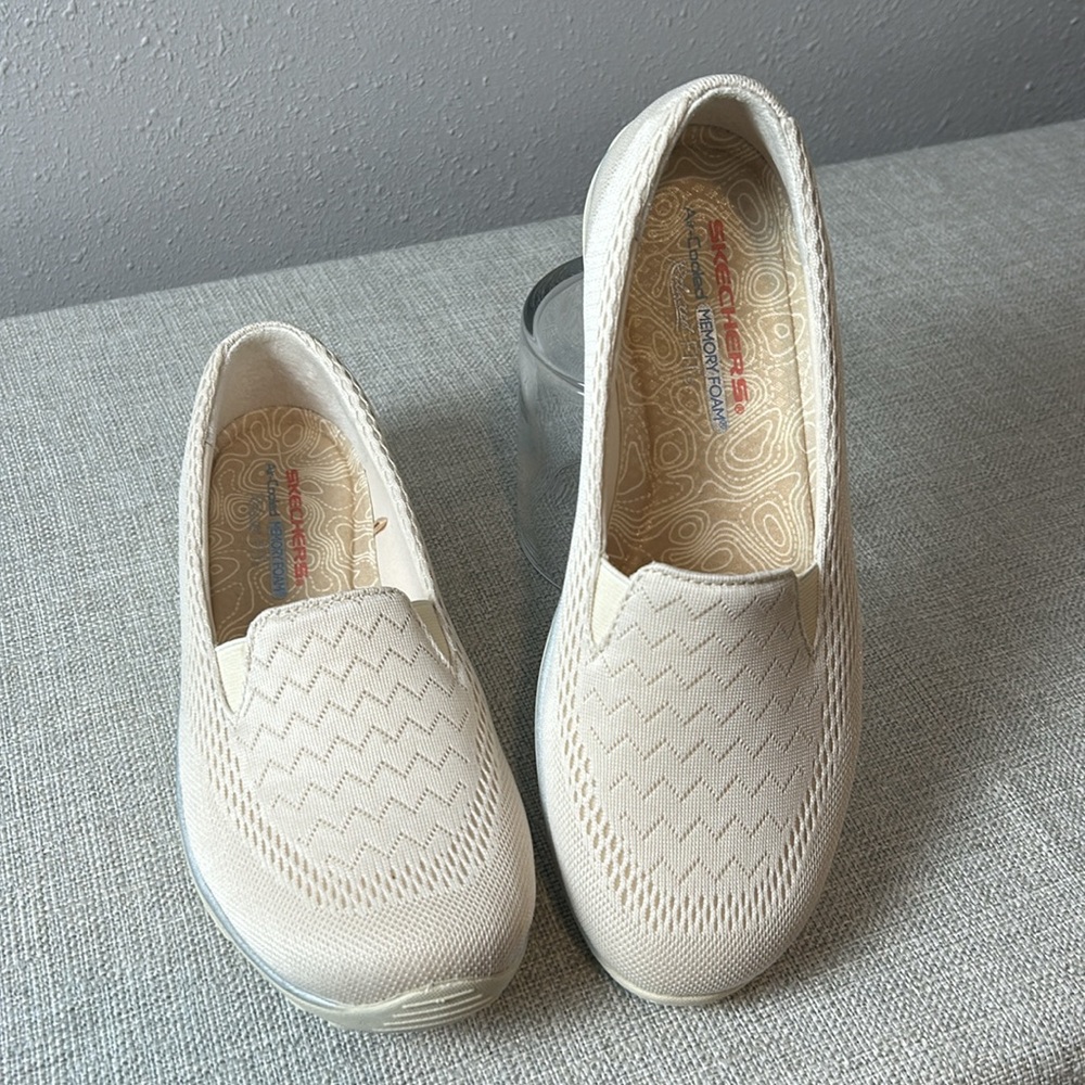 Skechers Women's Reggae Fest - Willows
Size 9 - Picture 2 of 15